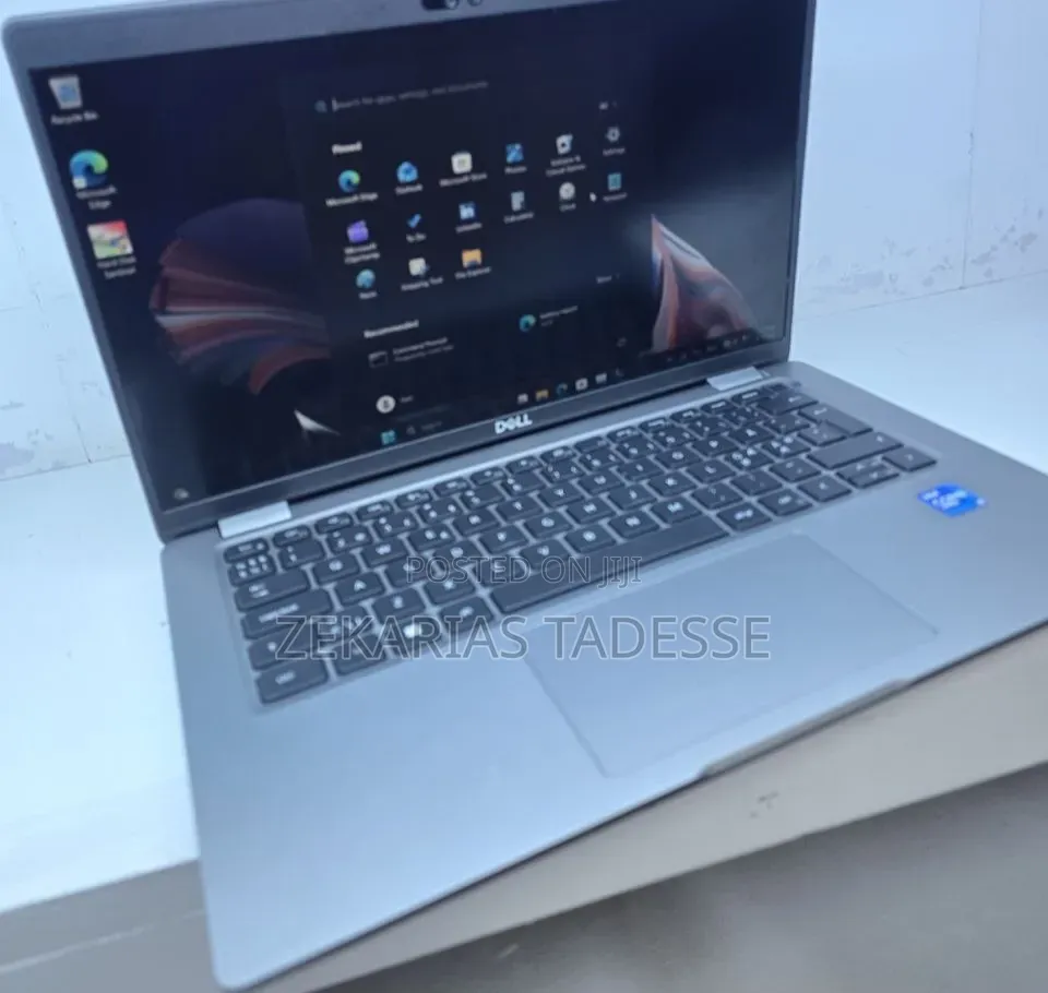 New Laptop Dell 8GB Intel Core i5 SSD 256GB