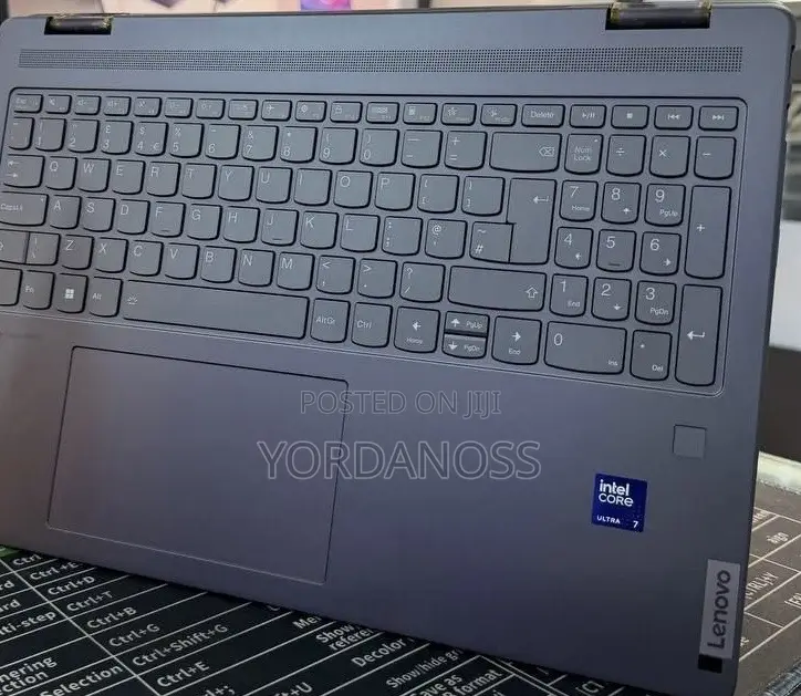 New Laptop Lenovo Yoga 7i 16GB Intel Core Ultra 7 SSD 512GB