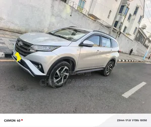 Toyota Rush 2023 Silver