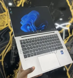 New Laptop HP ZBook Firefly 14 G10 16GB Intel Core i7 SSD 512GB