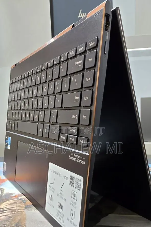 New Laptop Asus Zenbook 14 16GB Intel Core i7 SSD 512GB
