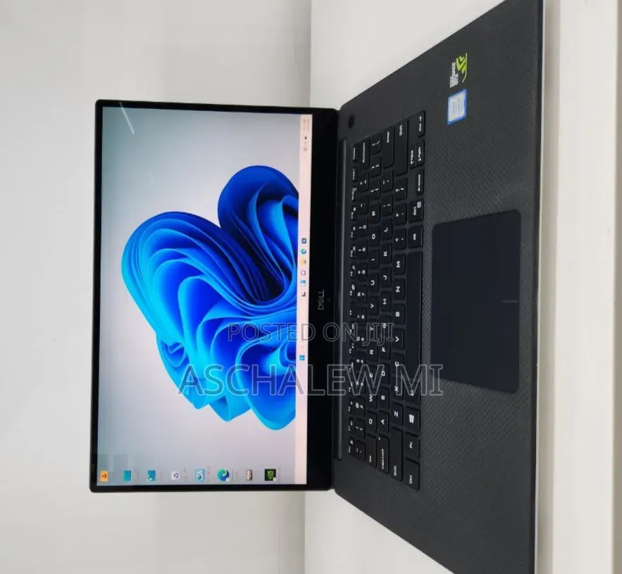 New Laptop Dell XPS 15 16GB Intel Core i7 SSD 512GB