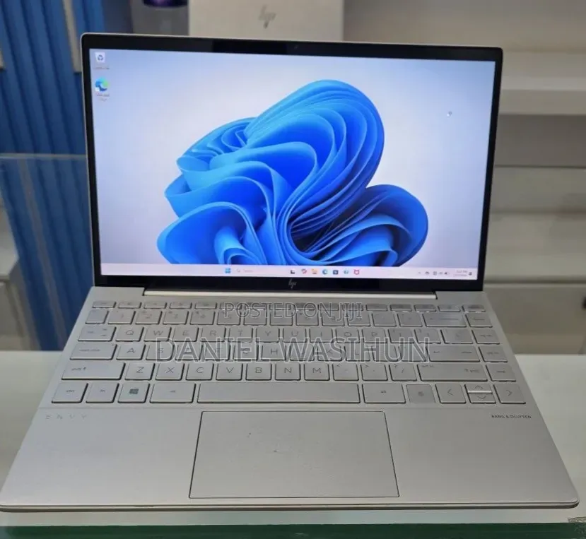 New Laptop HP Envy 13 16GB Intel Core i5 SSD 512GB