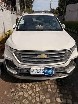 Chevrolet Captiva 2023 White