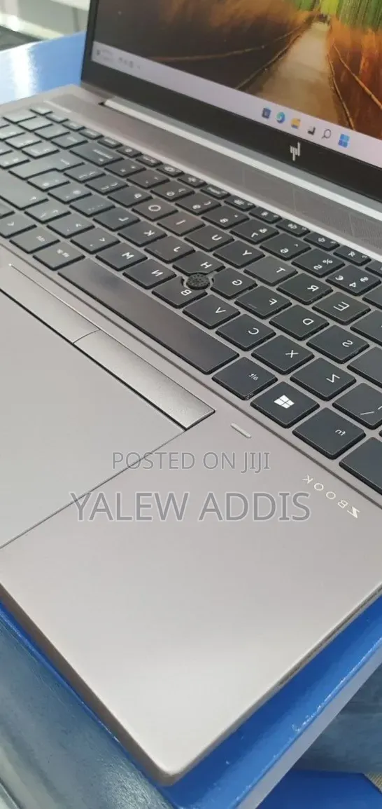 New Laptop HP ZBook Firefly G8 16GB Intel Core i7 SSD 512GB