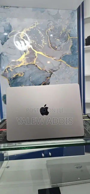 New Laptop Apple MacBook Air 2022 M2 16GB Apple M2 SSD 512GB