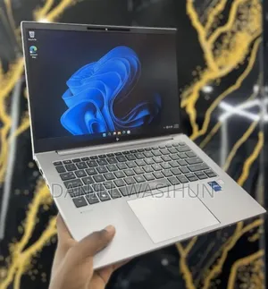 New Laptop HP ZBook Firefly G8 16GB Intel Core i7 SSD 512GB