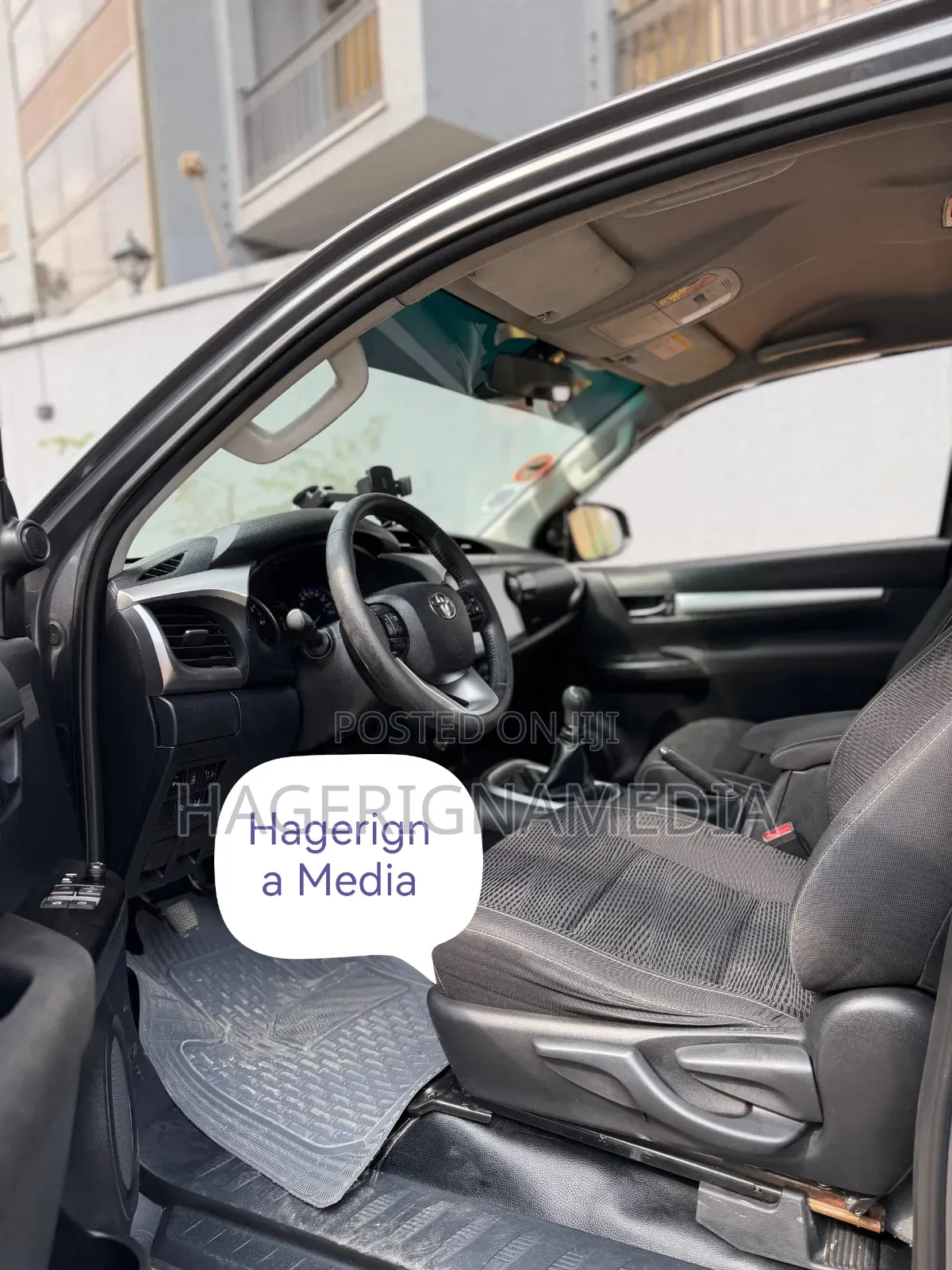 Toyota Hilux 2016 Black