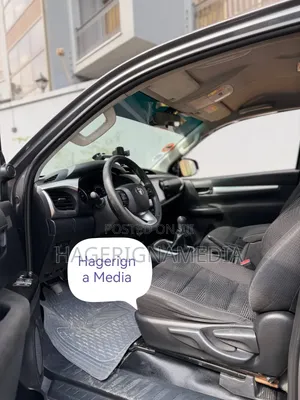 Toyota Hilux 2016 Black