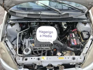 Toyota Vitz 2001 Silver