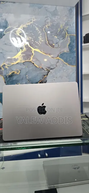 New Laptop Apple MacBook Air 2022 M2 16GB Apple M2 SSD 512GB