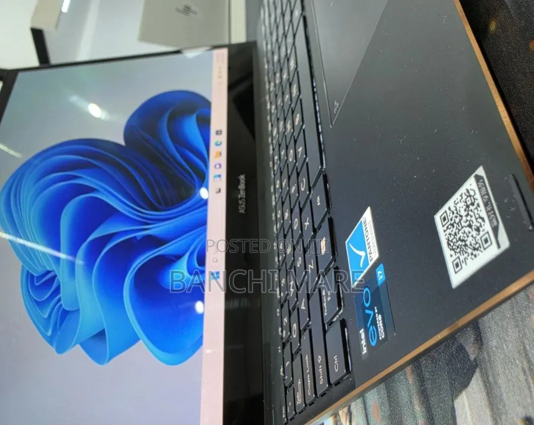 New Laptop Asus Zenbook 13 OLED 16GB Intel Core i7 SSD 512GB