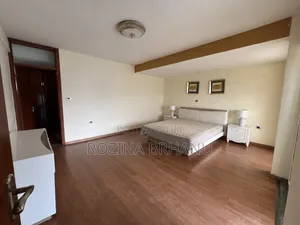 5bdrm Villa in አያት, Yeka for sale