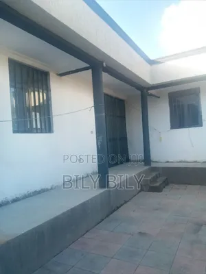 7bdrm House in Akaky Kaliti for sale