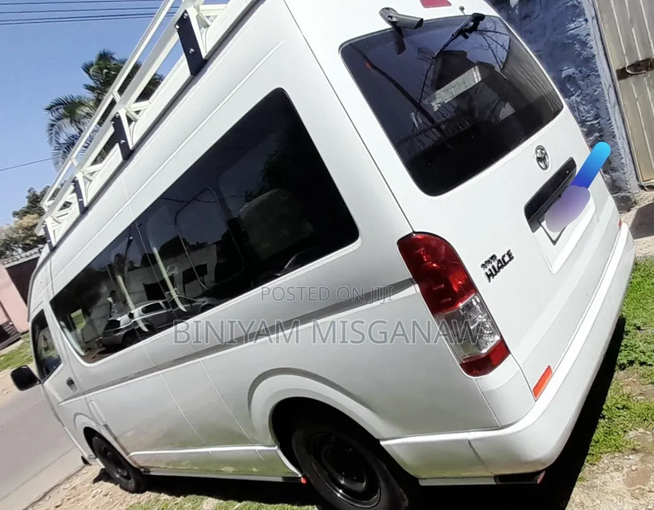 Toyota HiAce 2017 White