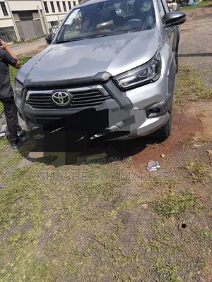 Toyota Hilux 2021 Silver