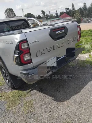 Toyota Hilux 2021 Silver