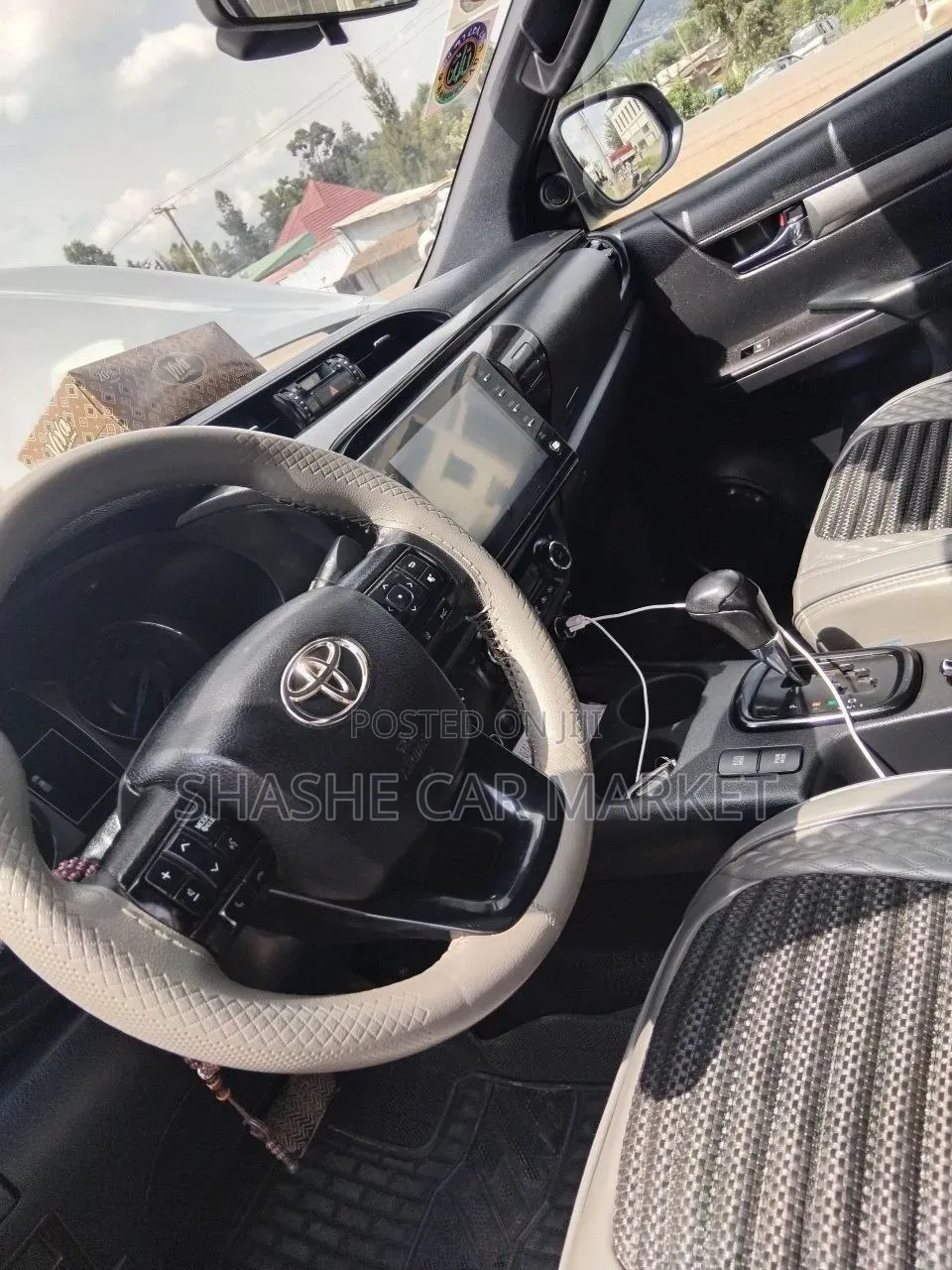 Toyota Hilux 2021 Silver