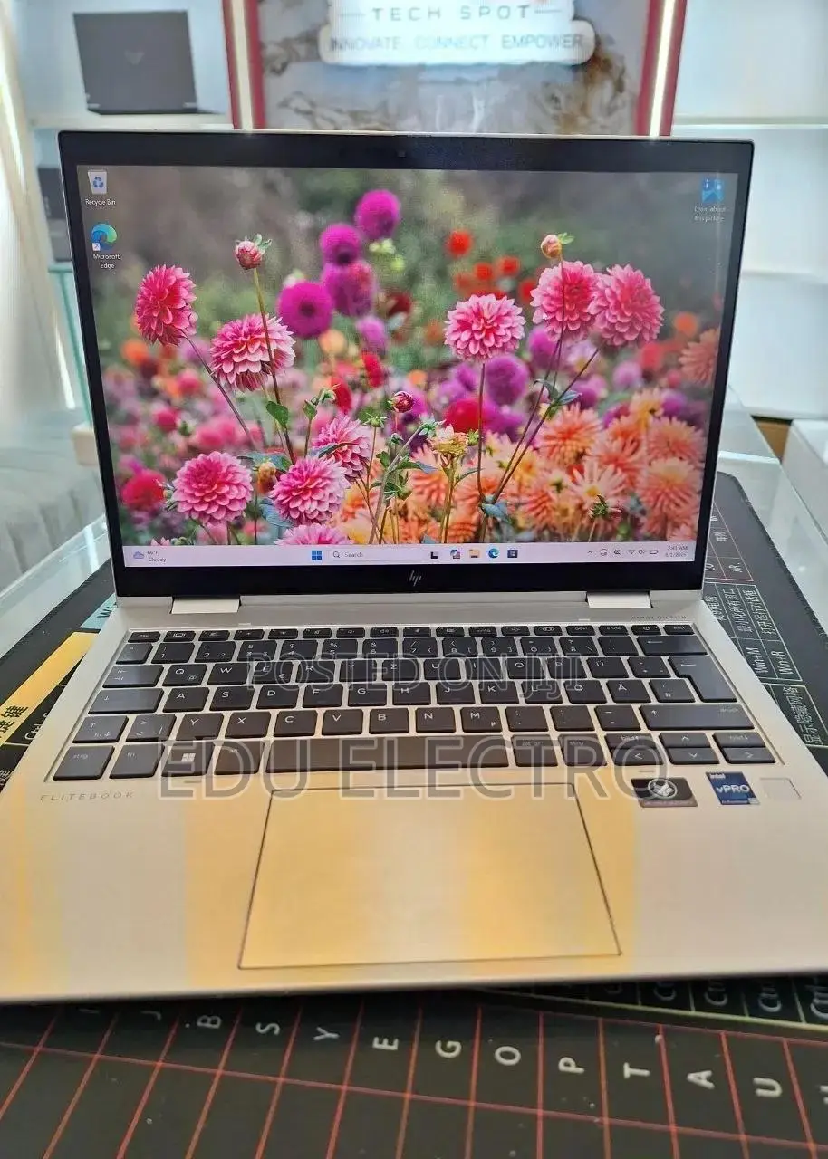 New Laptop HP EliteBook 830 G8 16GB Intel Core i5 SSD 512GB
