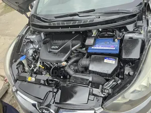 Hyundai Avante 2014 Silver