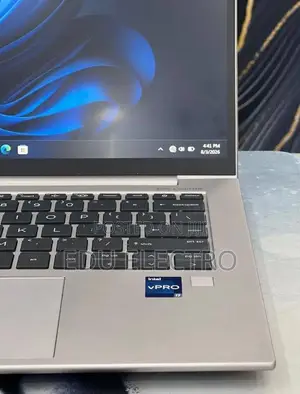 New Laptop HP ZBook Firefly 14 G10 16GB Intel Core i7 SSD 512GB