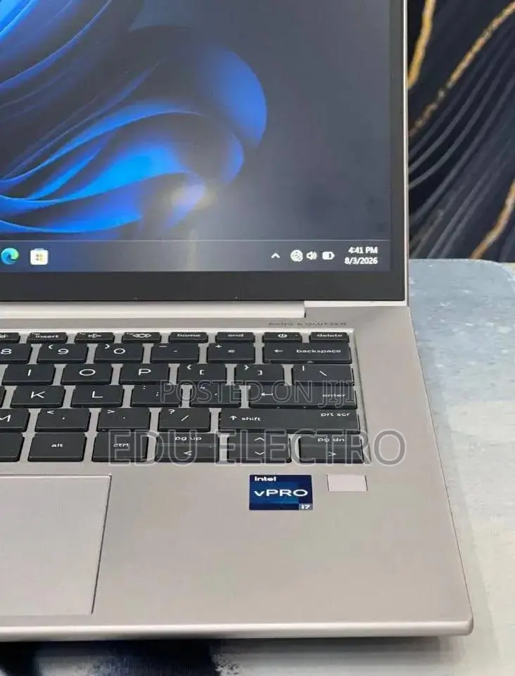 New Laptop HP ZBook Firefly 14 G10 16GB Intel Core i7 SSD 512GB