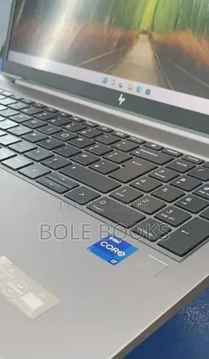 New Laptop HP ZBook Firefly G8 16GB Intel Core i7 SSD 512GB
