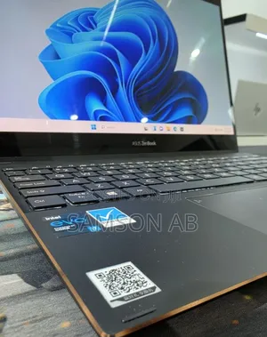 New Laptop Asus Zenbook 14 16GB Intel Core i7 SSD 512GB