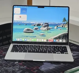 New Laptop Apple MacBook Air 2024 M3 16GB Intel SSD 256GB