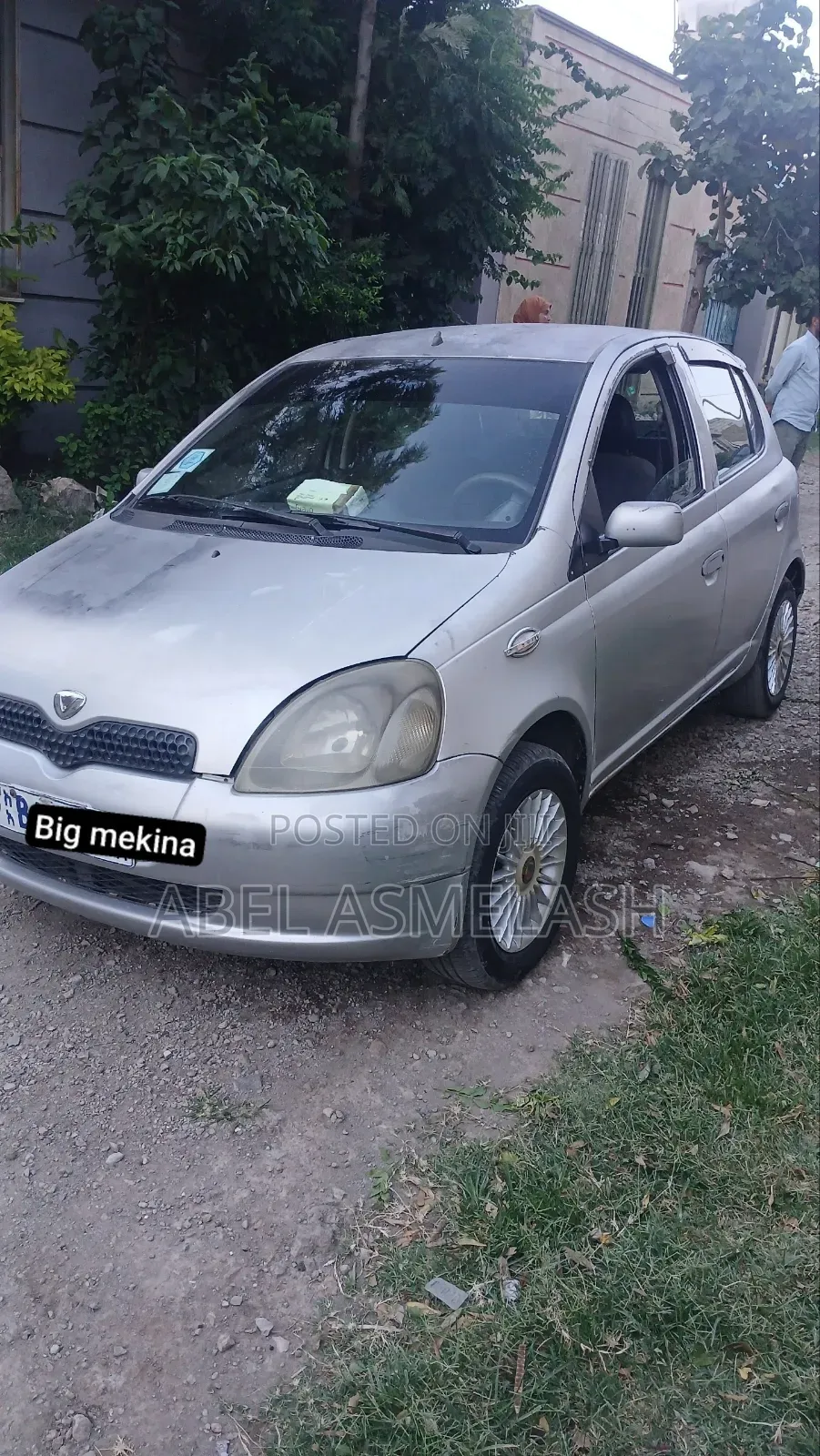 Toyota Vitz 2001 Gray