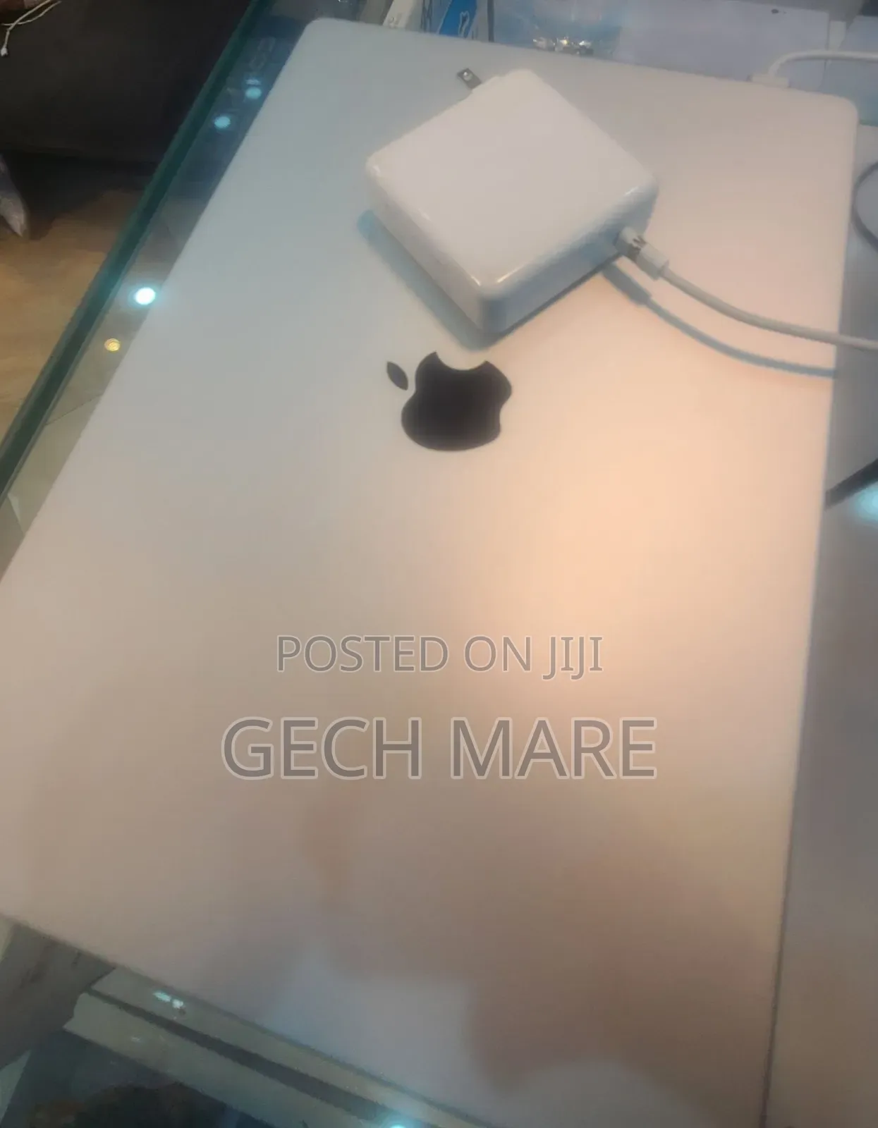 New Laptop Apple MacBook Pro 2020 M1 32GB Apple M1 Pro SSD 1T