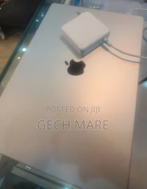 New Laptop Apple MacBook Pro 2020 M1 32GB Apple M1 Pro SSD 1T