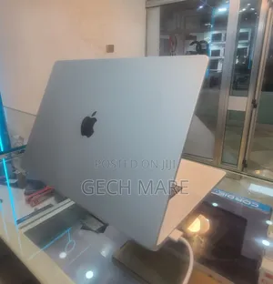 New Laptop Apple MacBook Pro 2020 M1 32GB Apple M1 Pro SSD 1T