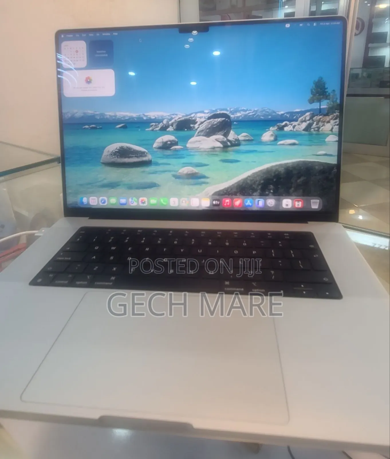 New Laptop Apple MacBook Pro 2020 M1 32GB Apple M1 Pro SSD 1T