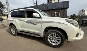 Toyota Land Cruiser Prado 2012 Off white