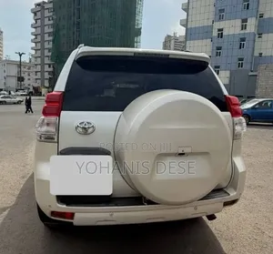 Toyota Land Cruiser Prado 2012 Off white