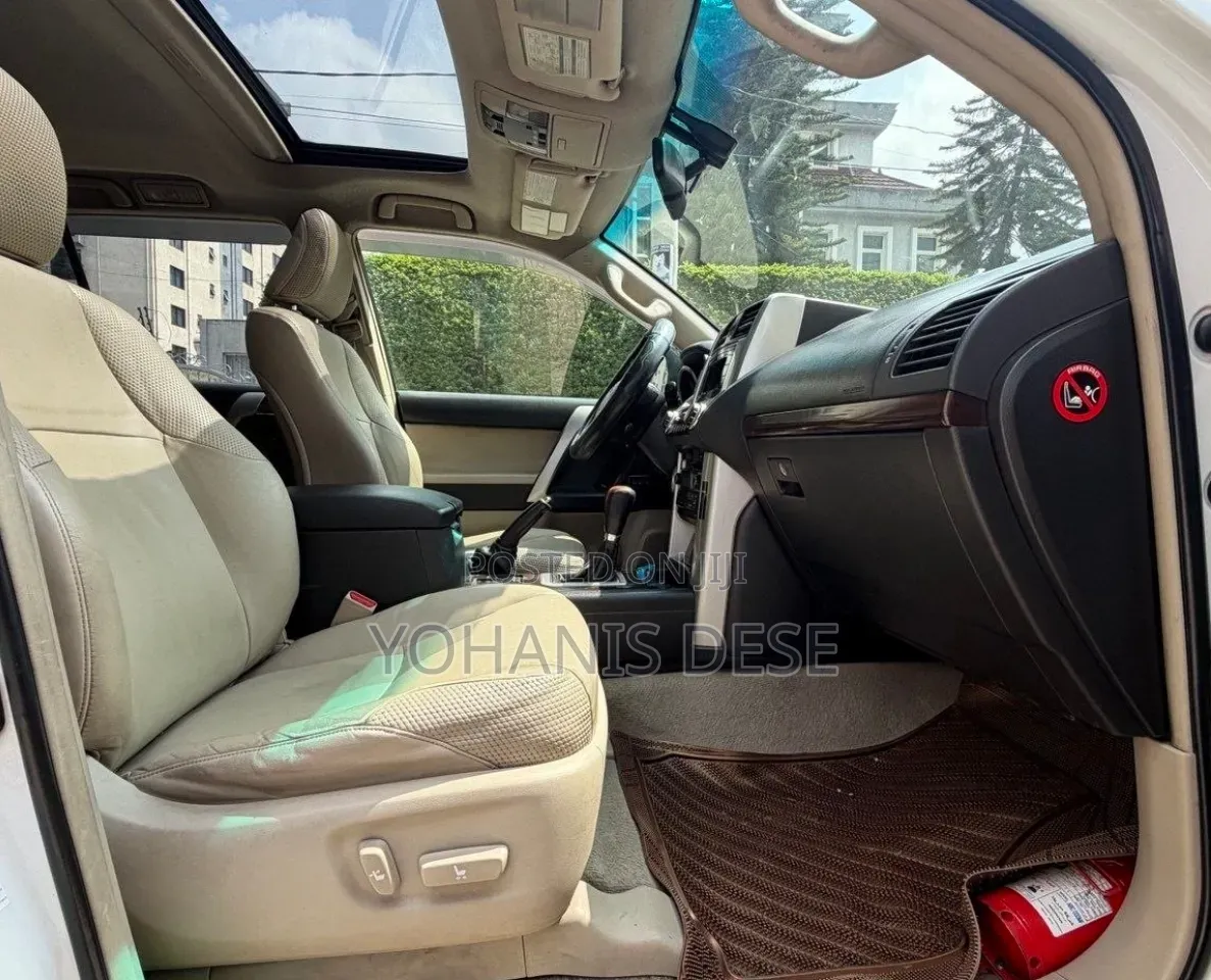 Toyota Land Cruiser Prado 2012 Off white