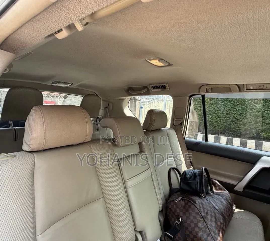 Toyota Land Cruiser Prado 2012 Off white
