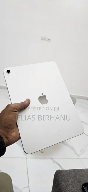 New Apple iPad (2025) 128 GB Silver