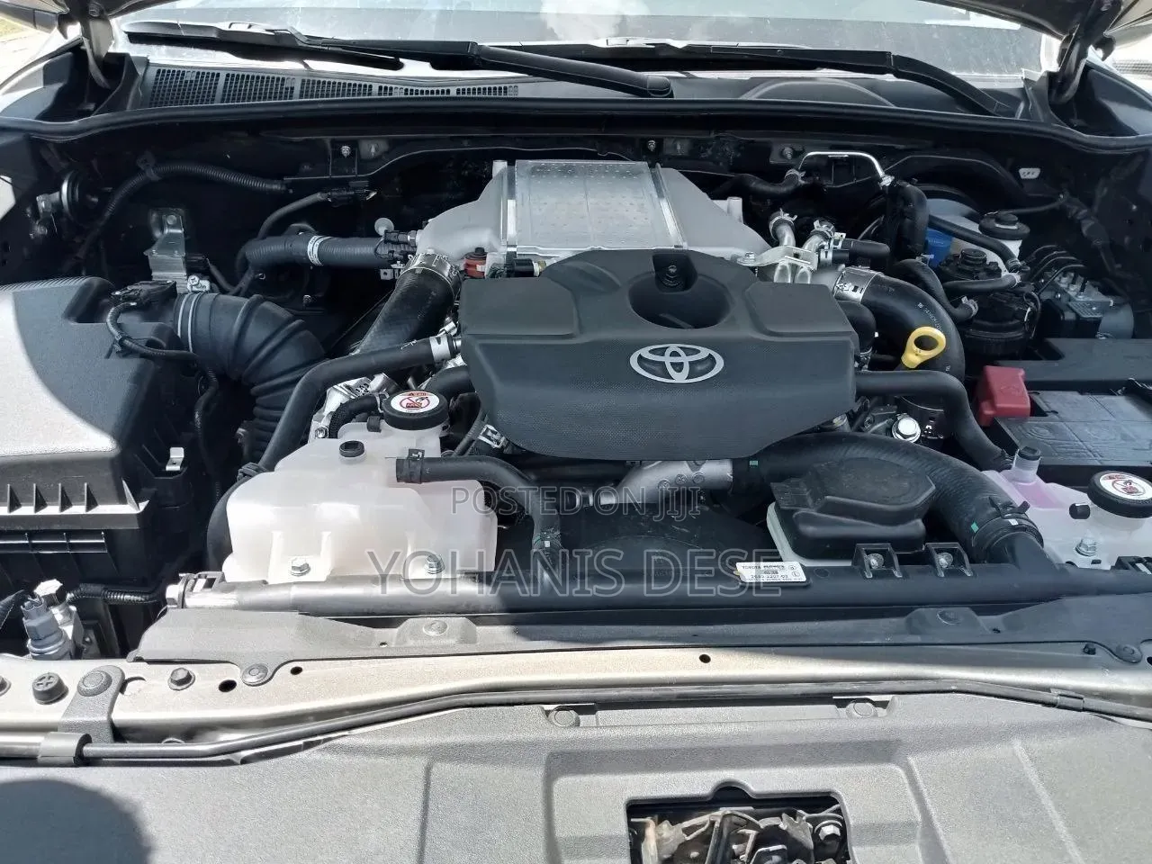 Toyota Hilux 2022 Brown