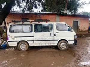 Toyota HiAce 1998 White