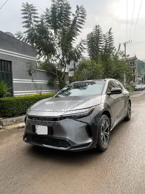 Toyota bZ4X 2025 Silver