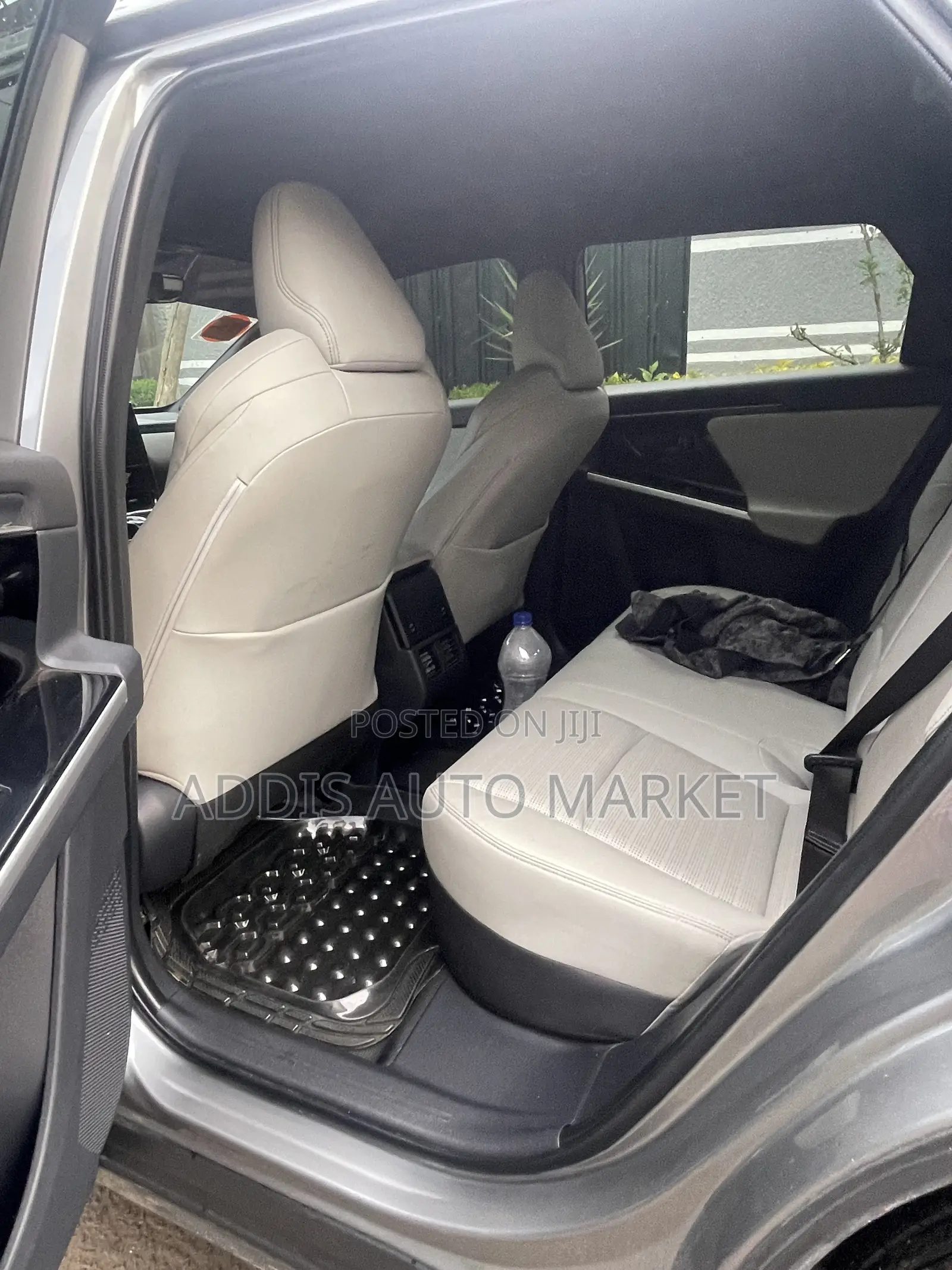 Toyota bZ4X 2025 Silver