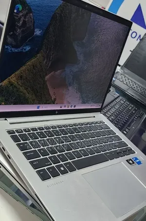 New Laptop HP EliteBook 840 G9 16GB Intel Core i7 SSD 512GB