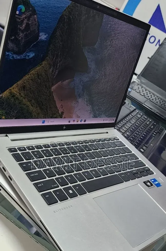 New Laptop HP EliteBook 840 G9 16GB Intel Core i7 SSD 512GB