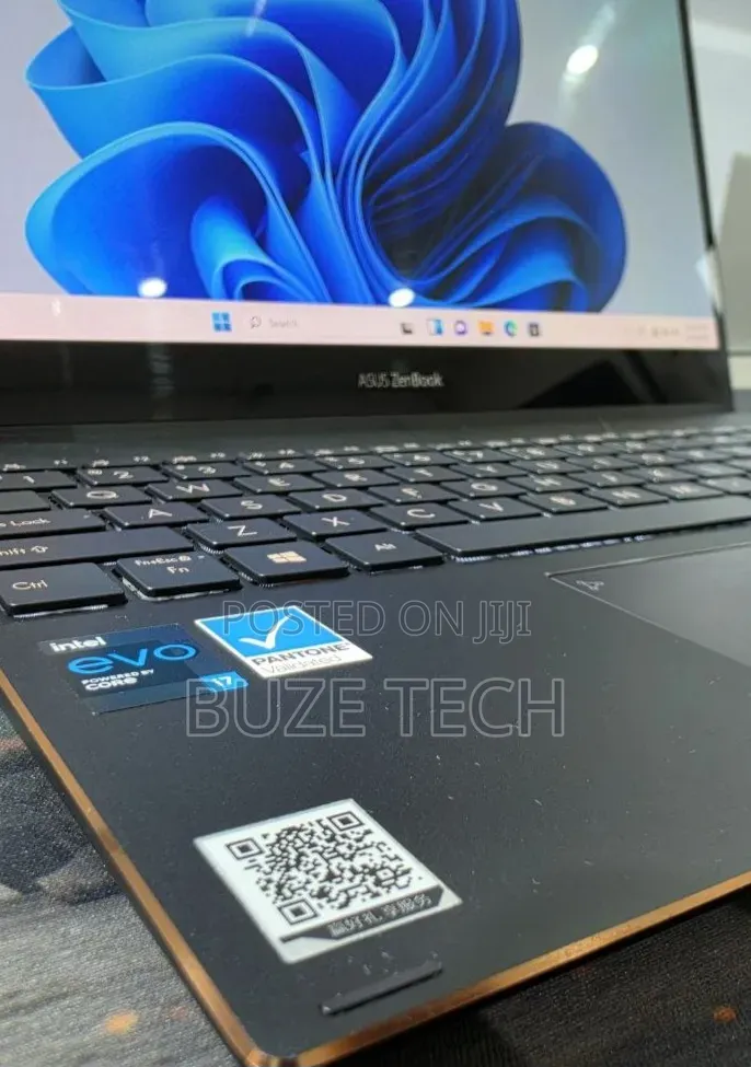 New Laptop Asus 16GB Intel Core i7 SSD 512GB