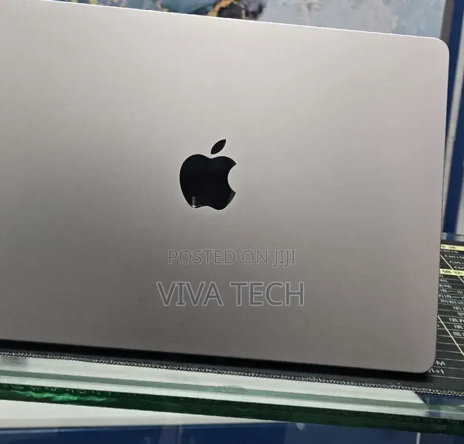 New Laptop Apple MacBook Air 2022 M2 16GB Apple M2 SSD 512GB