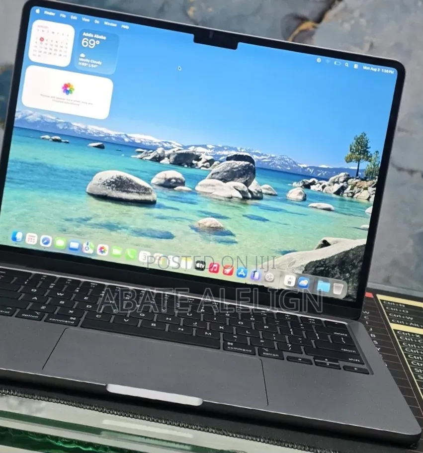 New Laptop Apple MacBook Air 2022 M2 16GB Apple M2 SSD 512GB