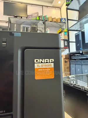 Storage Area Network (SAN) / Network Attached Storage (NAS)