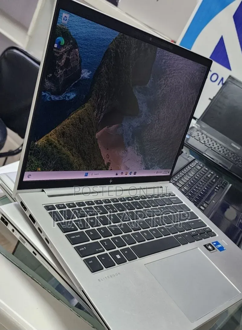 New Laptop HP EliteBook 840 G9 16GB Intel Core i7 SSD 512GB